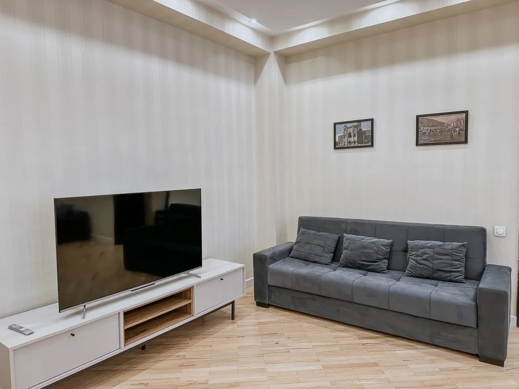 Лафамилия Тбилиси на площади Свободы