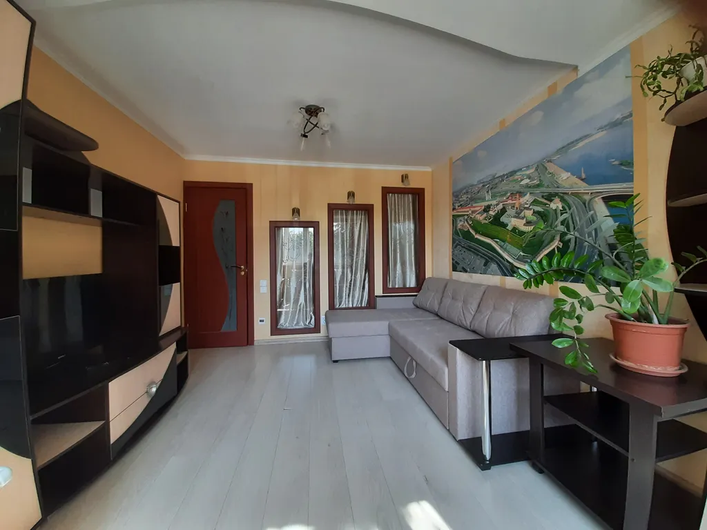 Уютная квартира у метро Козья Слобода и Чаши