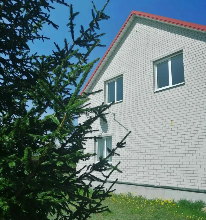 Коттедж 2 этажа в уединенном месте Бреста с парковкой во дворе — аренда посуточно в Брест