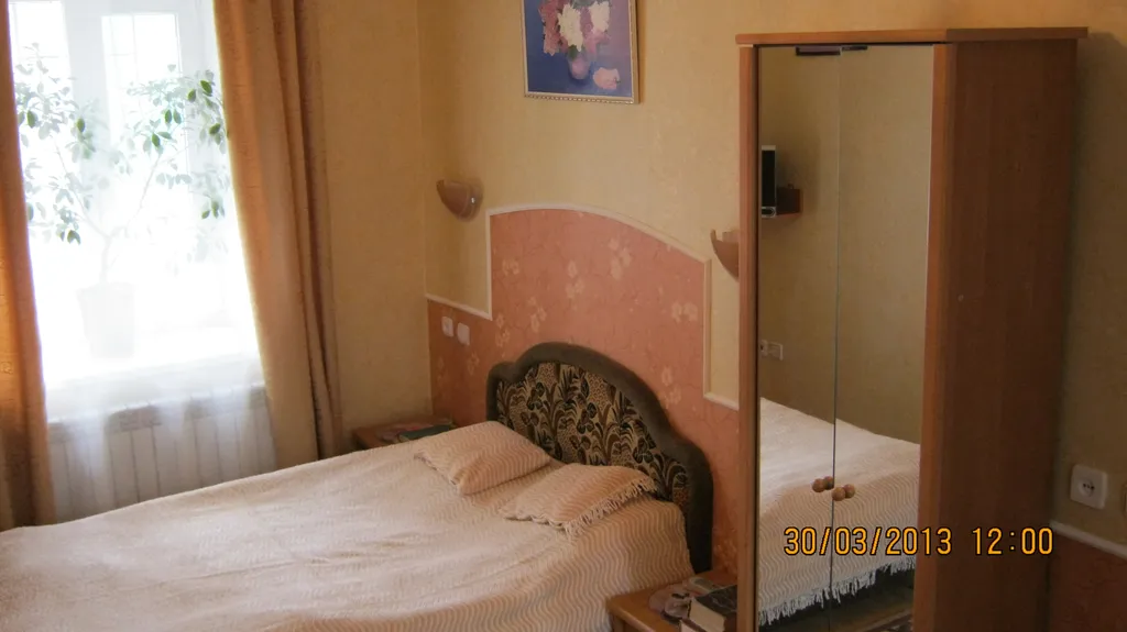 Квартира Жильё в частном доме с видом на бассейн с рыбками — Евпатория