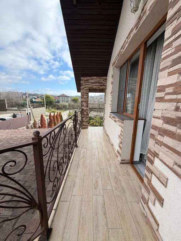 Просторный уютный коттедж с сауной и удобной транспортной развязкой