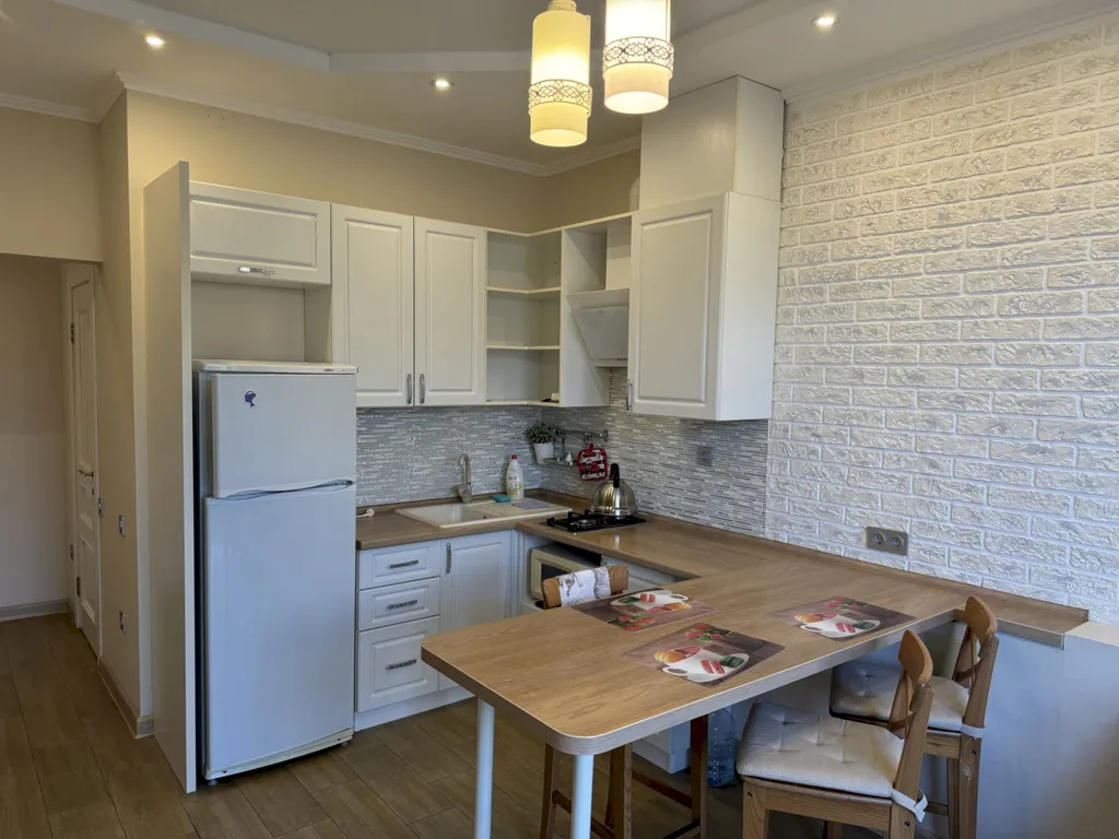 Квартира 1-комнатная квартира, 12 минут до центрального пляжа, балкон вид на горы — Геленджик