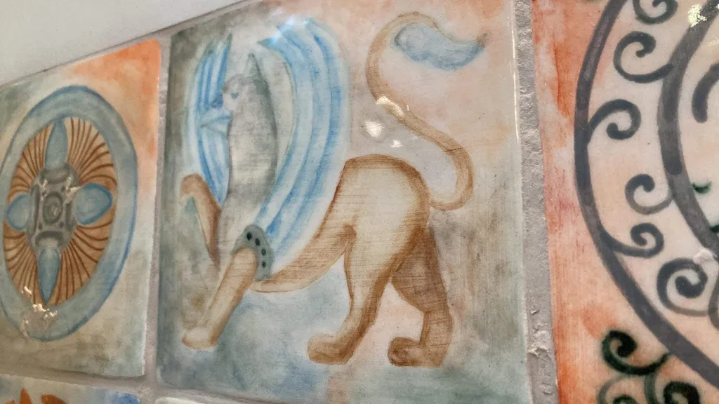 Апартаменты с двумя спальнями с историческим интерьером центр Тбилиси