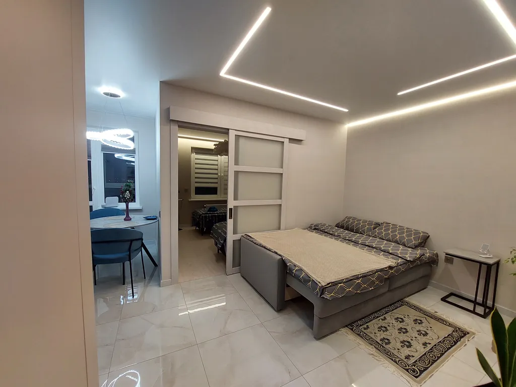 Апартаменты с отдельной спальней в новом доме, центр