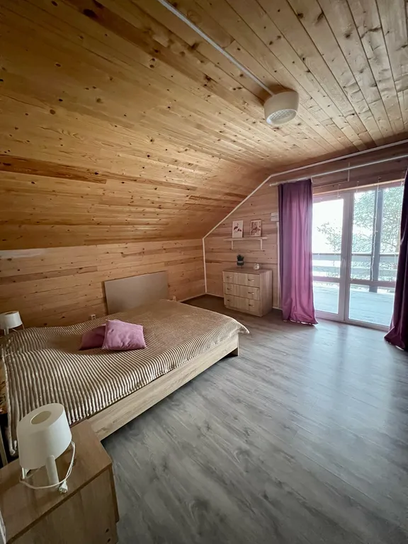 Коттедж на берегу озера