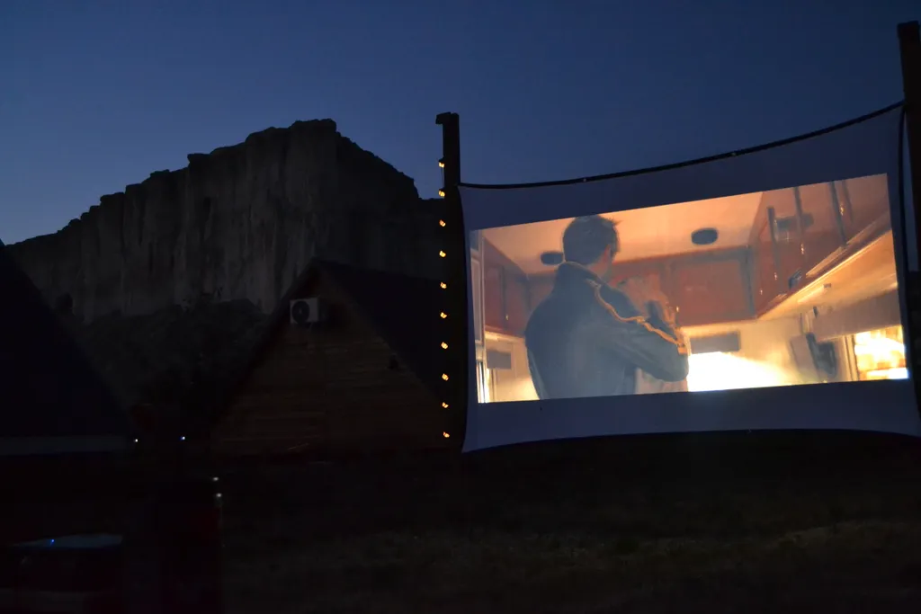 Коттедж у Белой Скалы с беседкой