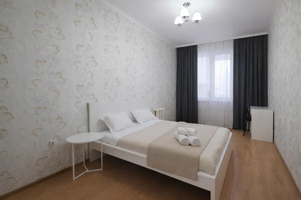 3х комнатная квартира, шикарный вид на байтерек, центр, 3 кровати, диван, 2 санузла