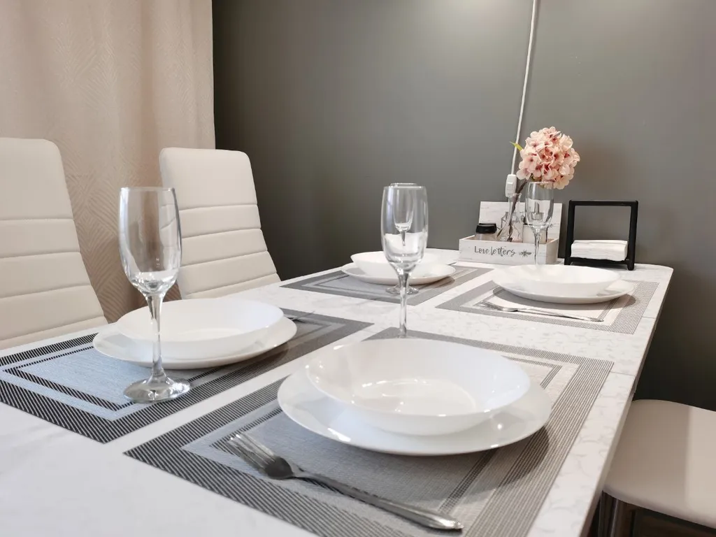 Большая двухкомнатная квартира с панорамным балконом