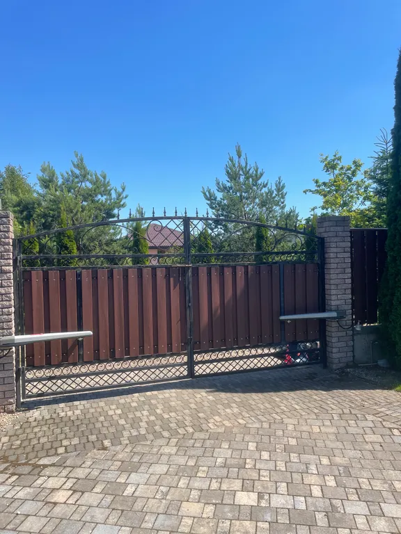 Уютный современный и стильный дом инфракрасной сауной и джакузи