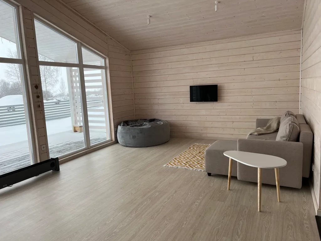 Домик с видом на озеро