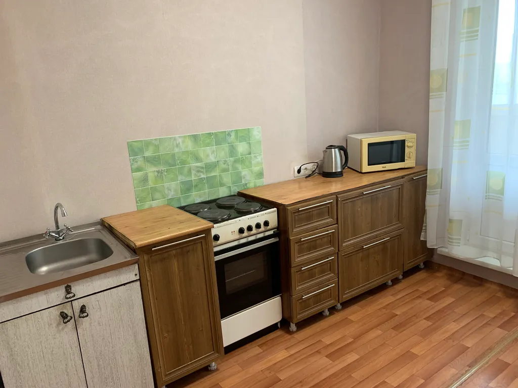 Квартира Квартира недалёко от онкодиспансера с видом во двор — Красноярск