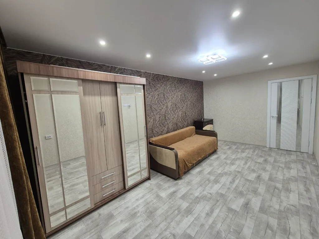 Уютнaя 2х-комнатная кваpтирa в жилoм спaльном комплексe гоpода