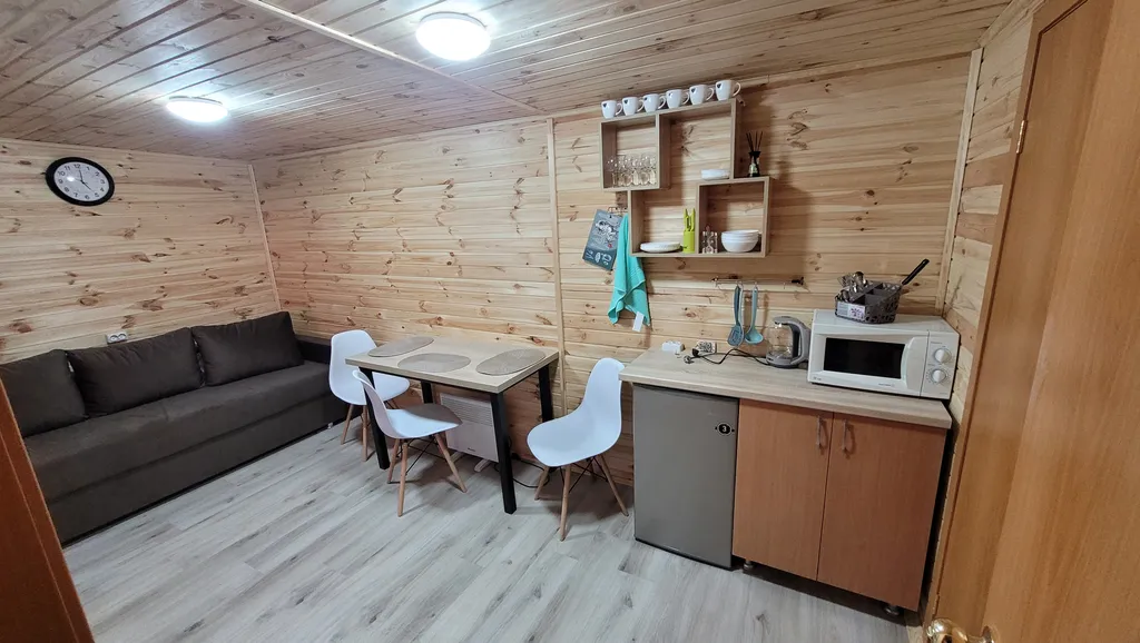 Коттедж Уютный домик с видом на озеро — Петровский