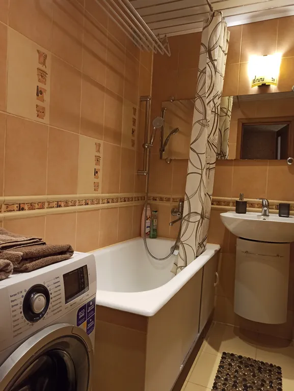 Просторная квартира, микрорайон Восток