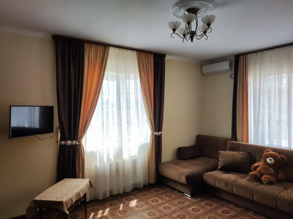 Этаж в уютном доме с видом на Цветник