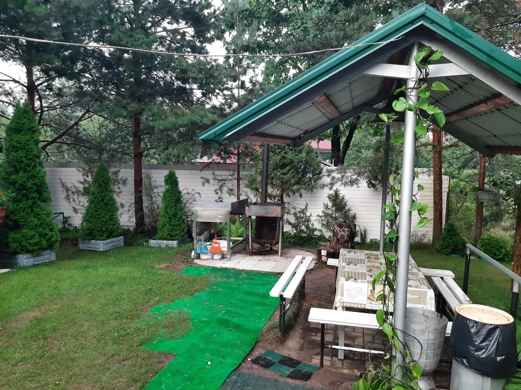 Домик у озера