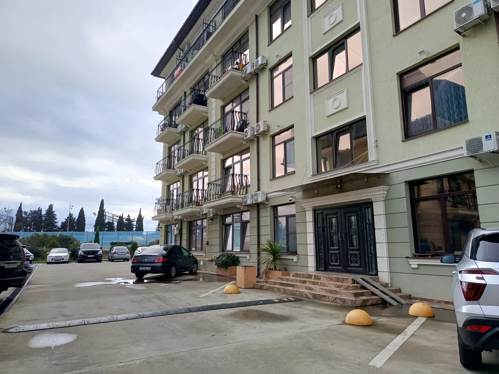 Студия с панорамным окном в Сириусе