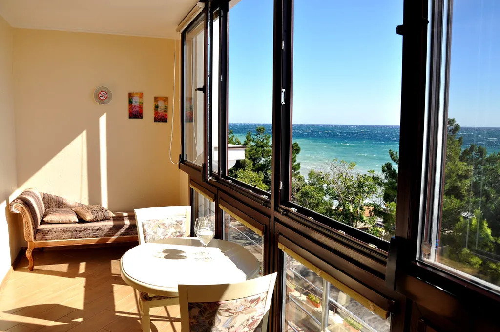 Супер-видовая квартира в Ливадии на берегу моря