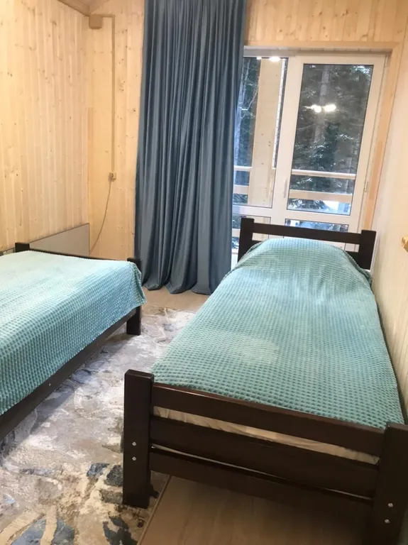 Коттедж в лесу, 12 спальных мест (весь дом)