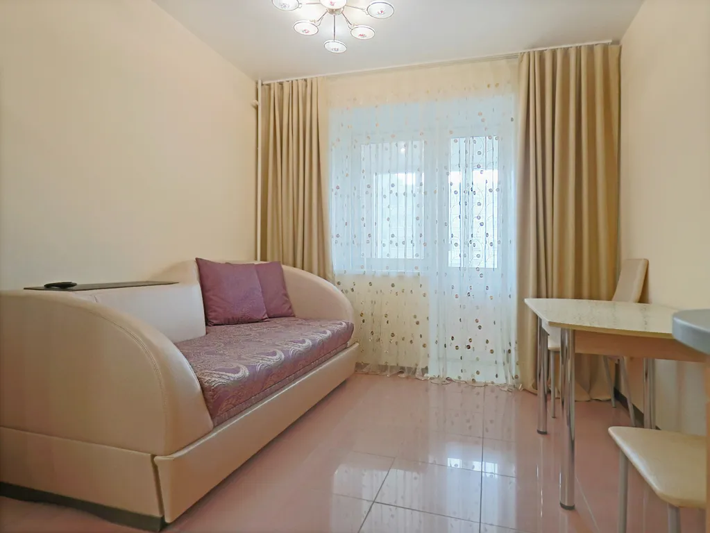 Красивая большая однокомнатная квартира в самом центре микрорайона ГГМ