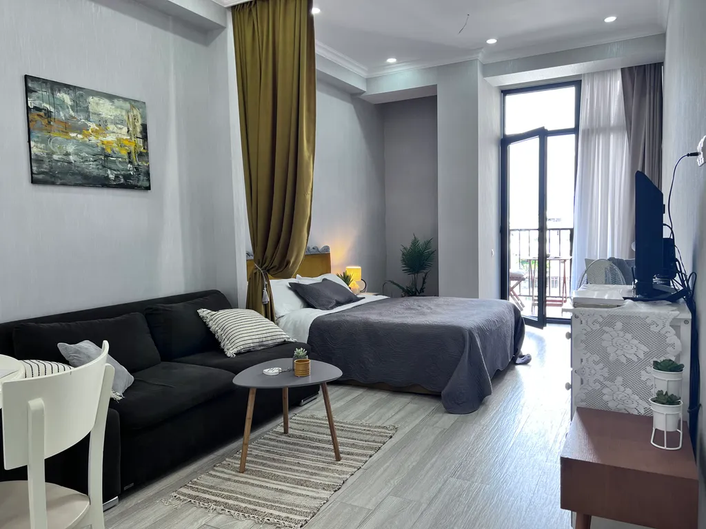 Студия возле Круглого сада