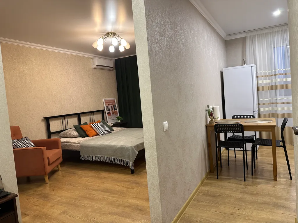 Уютная квартира-студия в новом доме — аренда посуточно в Волгодонск