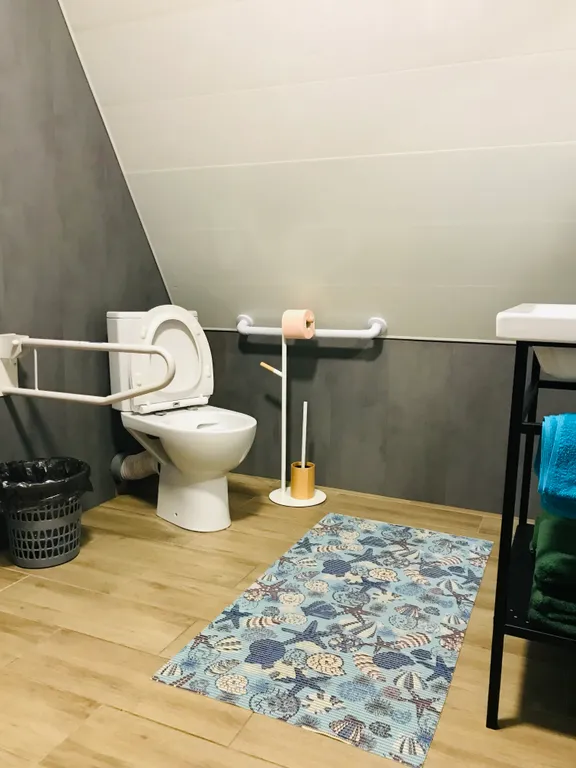 Современный четырехместный А-фрейм