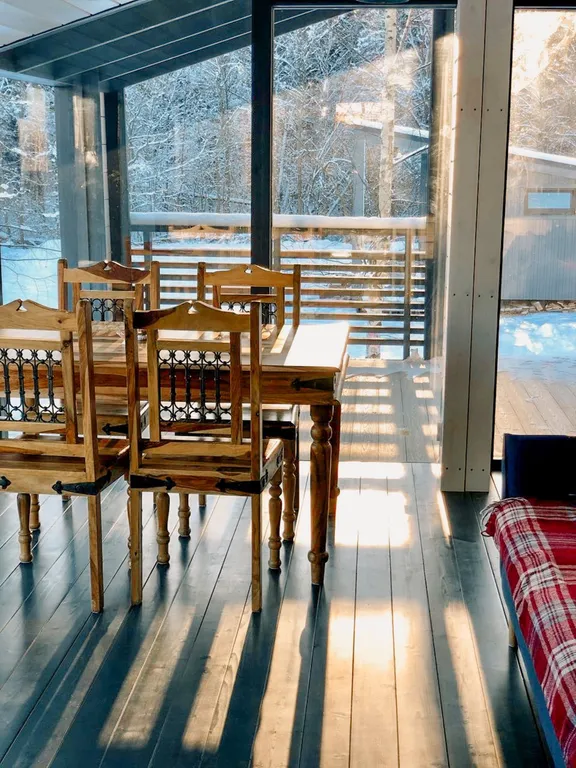 Цветочный домик с камином