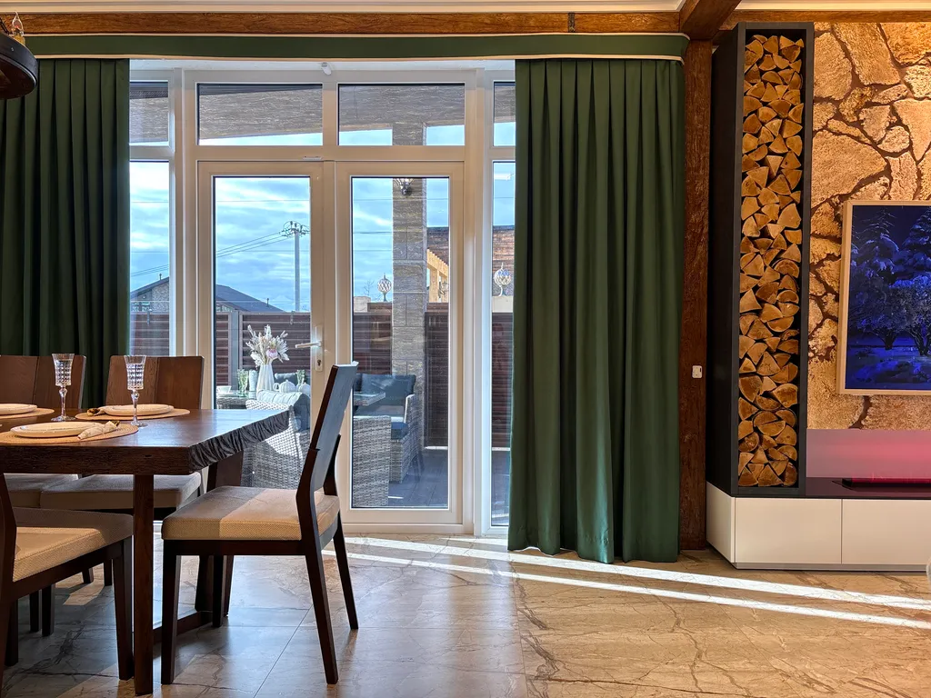 Шале Tech с подогреваемым бассейном и 4 спальнями