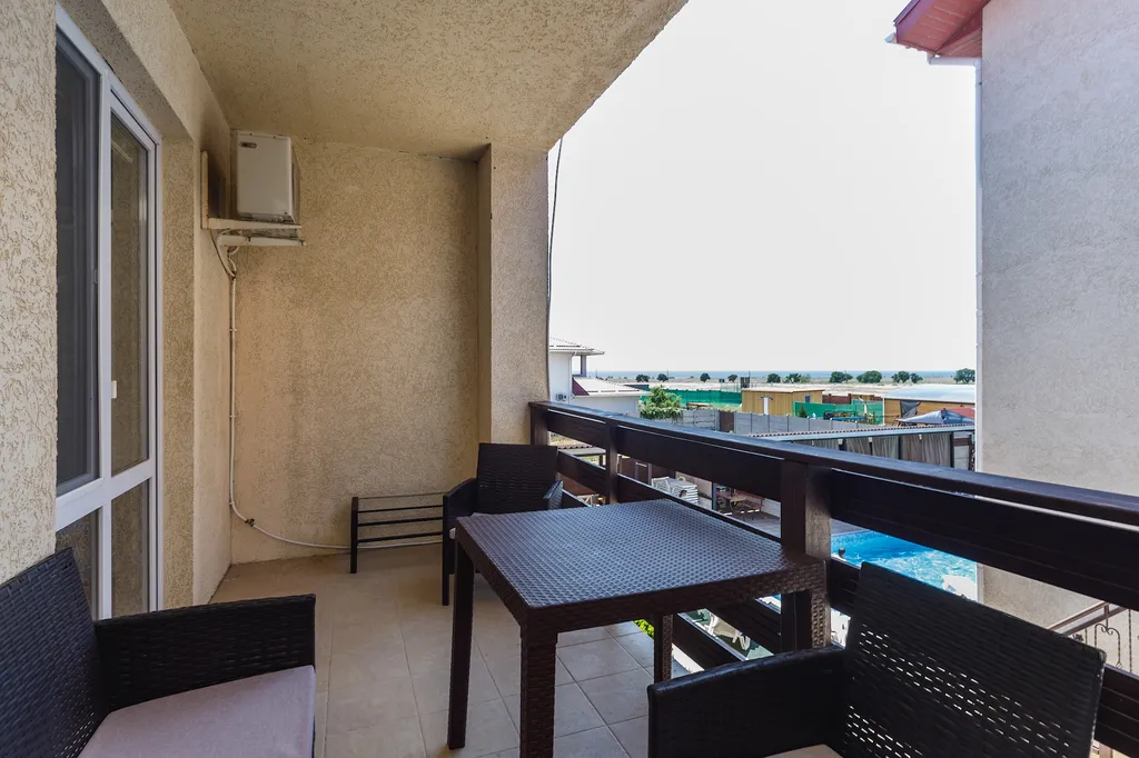 Апартаменты люкс трёхкомнатные с видом на море (2 этаж)