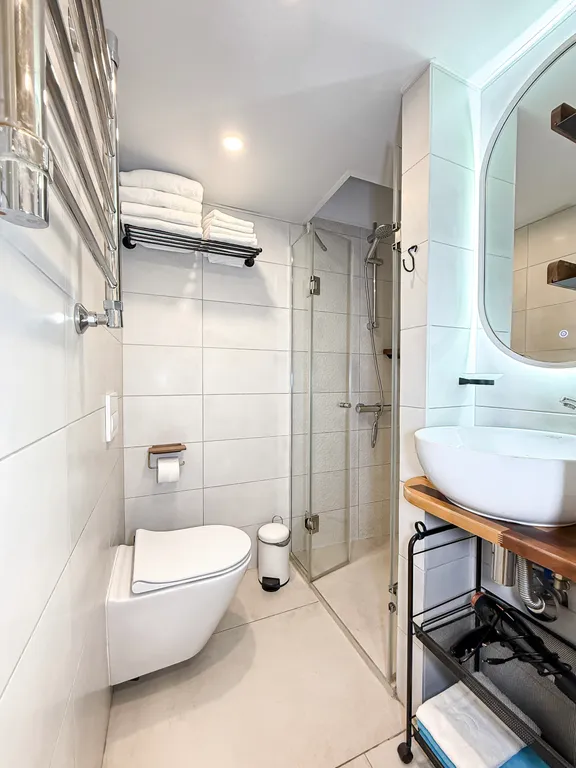 Квартира Квартира Студия в апарт-отеле с бассейном, собственным песчаным пляжем, парком — Анапа