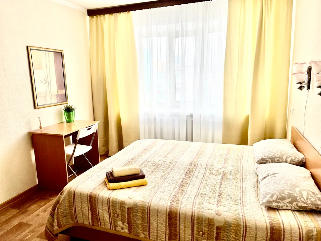 Теплая квартира в центре — аренда посуточно в Мирный