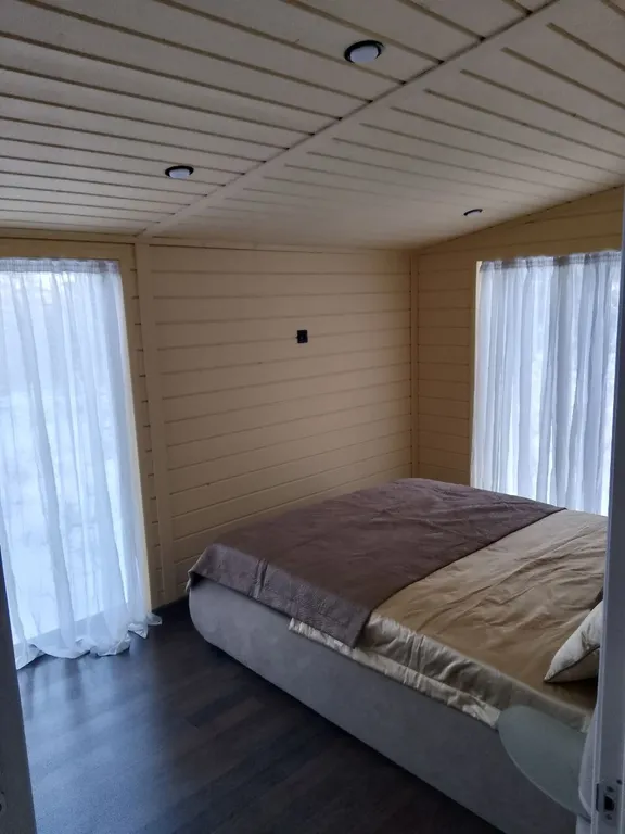 Дом в лесу на берегу озера Увильды