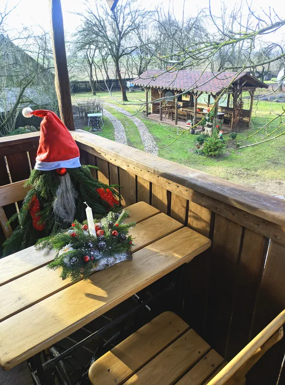 Агроусадьба в хуторской тиши с камином, сеновалом и сном на пчелах