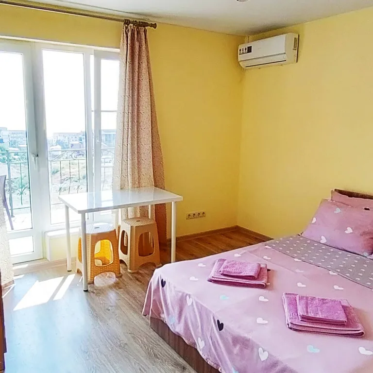 Апартаменты у моря с большой террасой, панорамным видом на море и горы