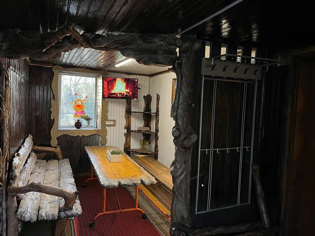 Уютный деревенский домик с русской баней возле берега озера