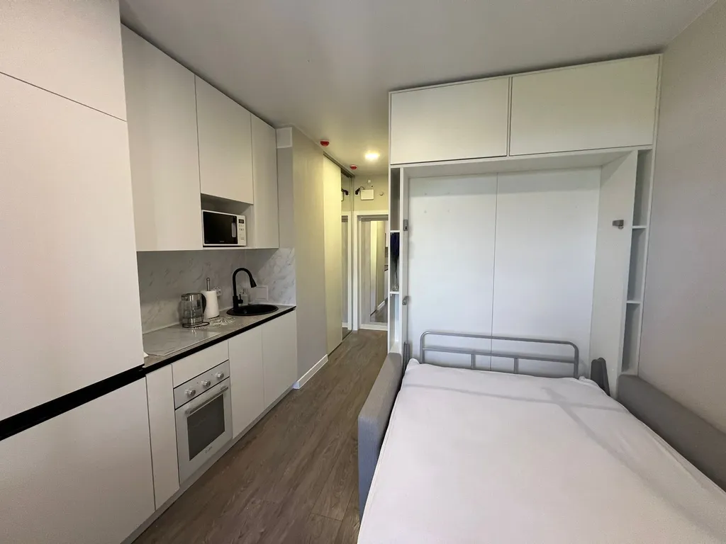 56 студия с бассейнами