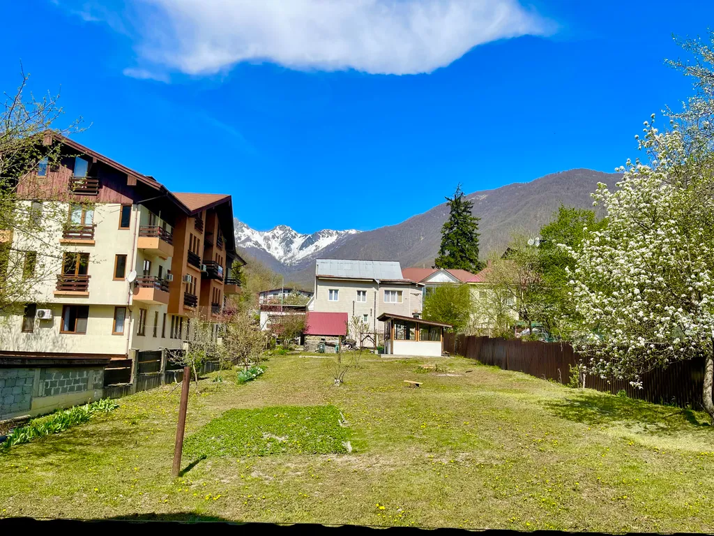 Коттедж в центре Красной Поляны с видом на горы