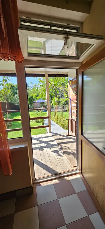 Номер рядом с лесом