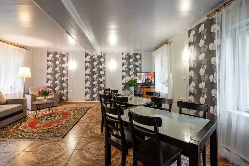 Дом 1 в лесу у реки