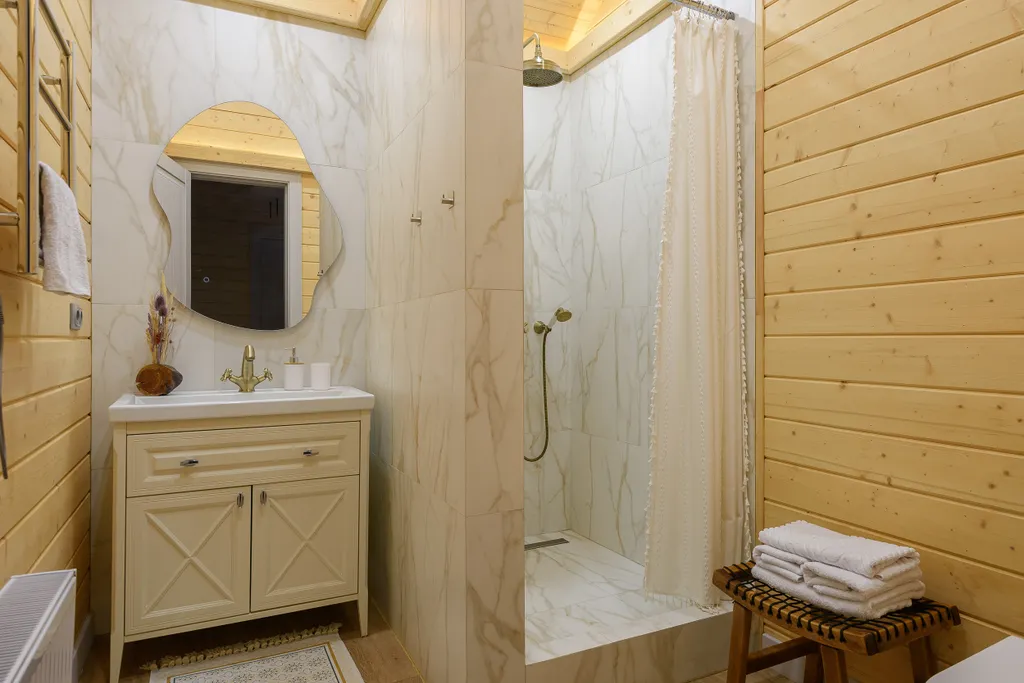 Просторный уютный эко дом на участке с соснами