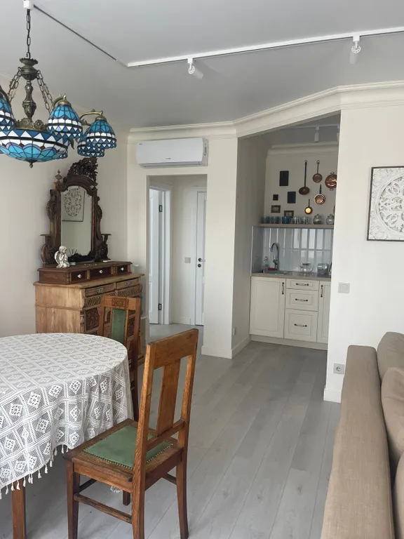 Апартаменты с видом на центральную площадь и Свиягу