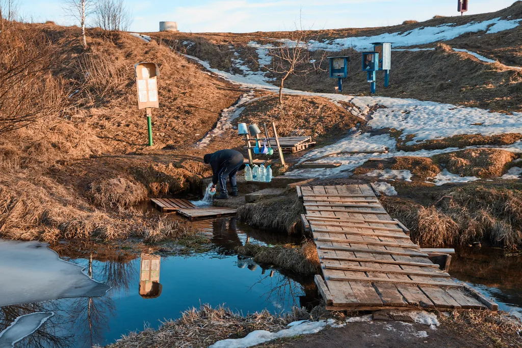 Дом 1-комнатный со спуском к источнику