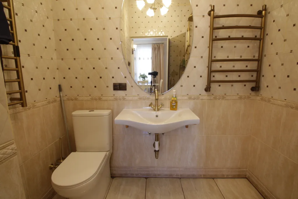 Сталинка у Кремля в центре