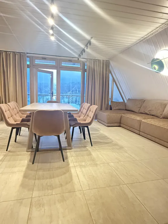 Дом в стиле А-фрейм 5 комнатный