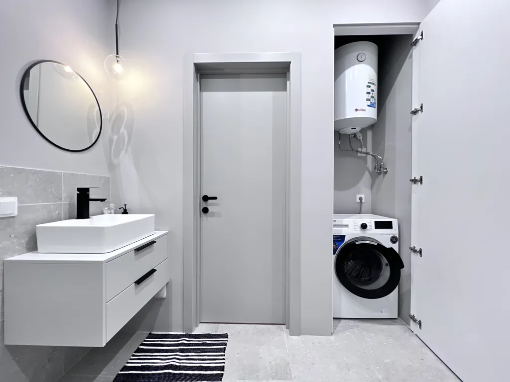 Трешка у аквапарка с панорамным видом на реку