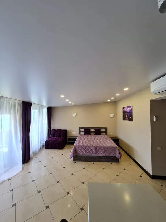 Люкс студия возле парка с видом на море