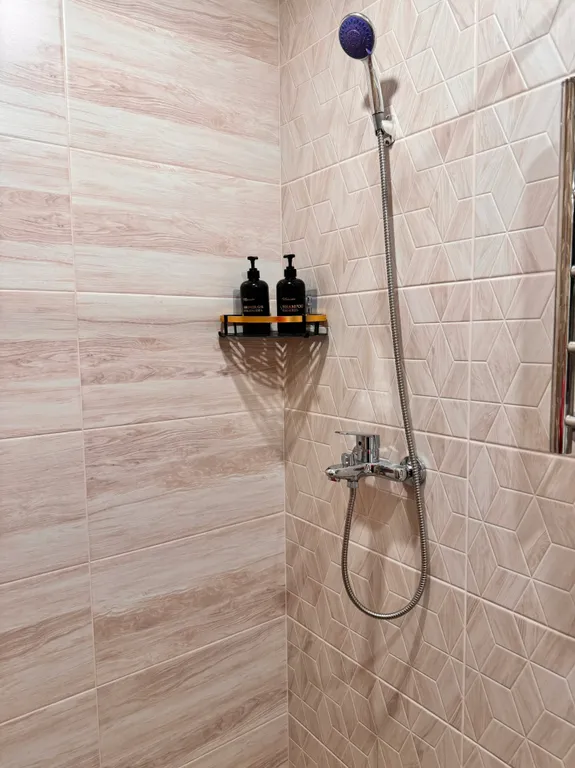 Современная студия в бежевых тонах в Люберцах