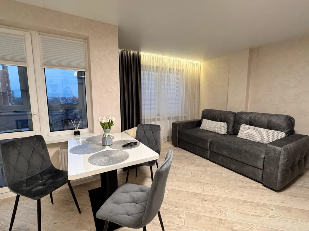 Новый дом, полностью новая квартира-студия — аренда посуточно в Пинск