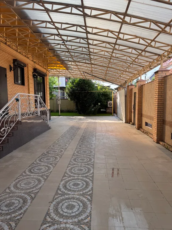 Дом с подогреваемым бассейном